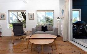Broulee Beach Bliss - Ocean Views And Surf